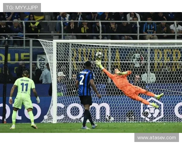 亚马尔与埃里克加西亚正常参加球队训练